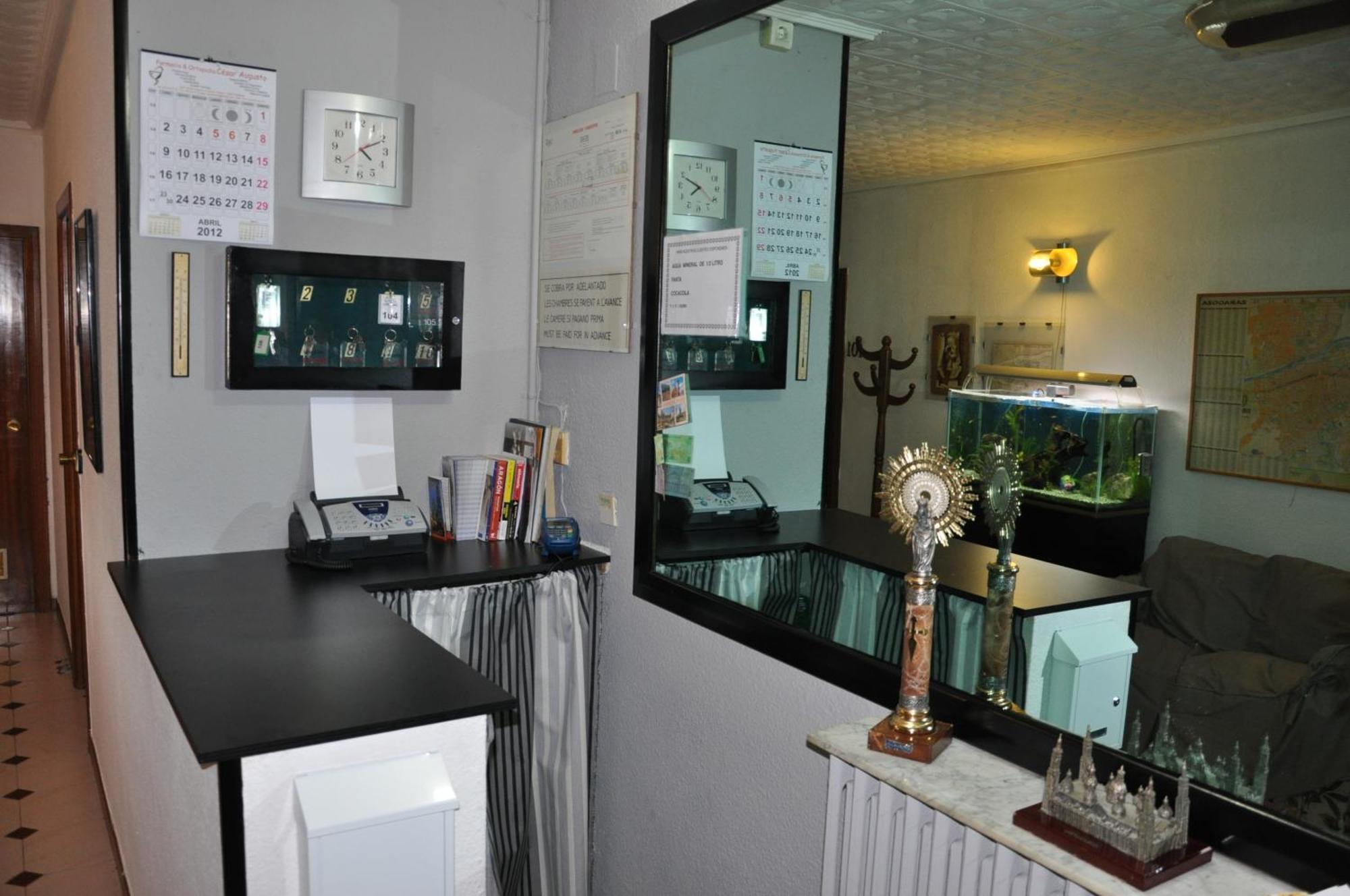 Hostel Central Zaragoza Luaran gambar