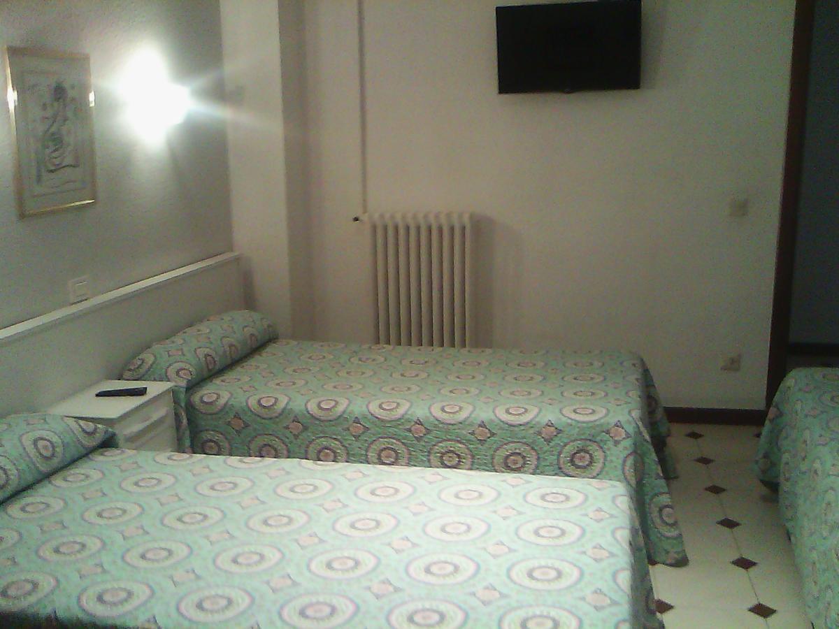 Hostel Central Zaragoza Luaran gambar